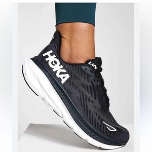 HOKA Clifton 9 Rubber-Trimmed
Mesh Running Sneakers Sz 7D women NEW